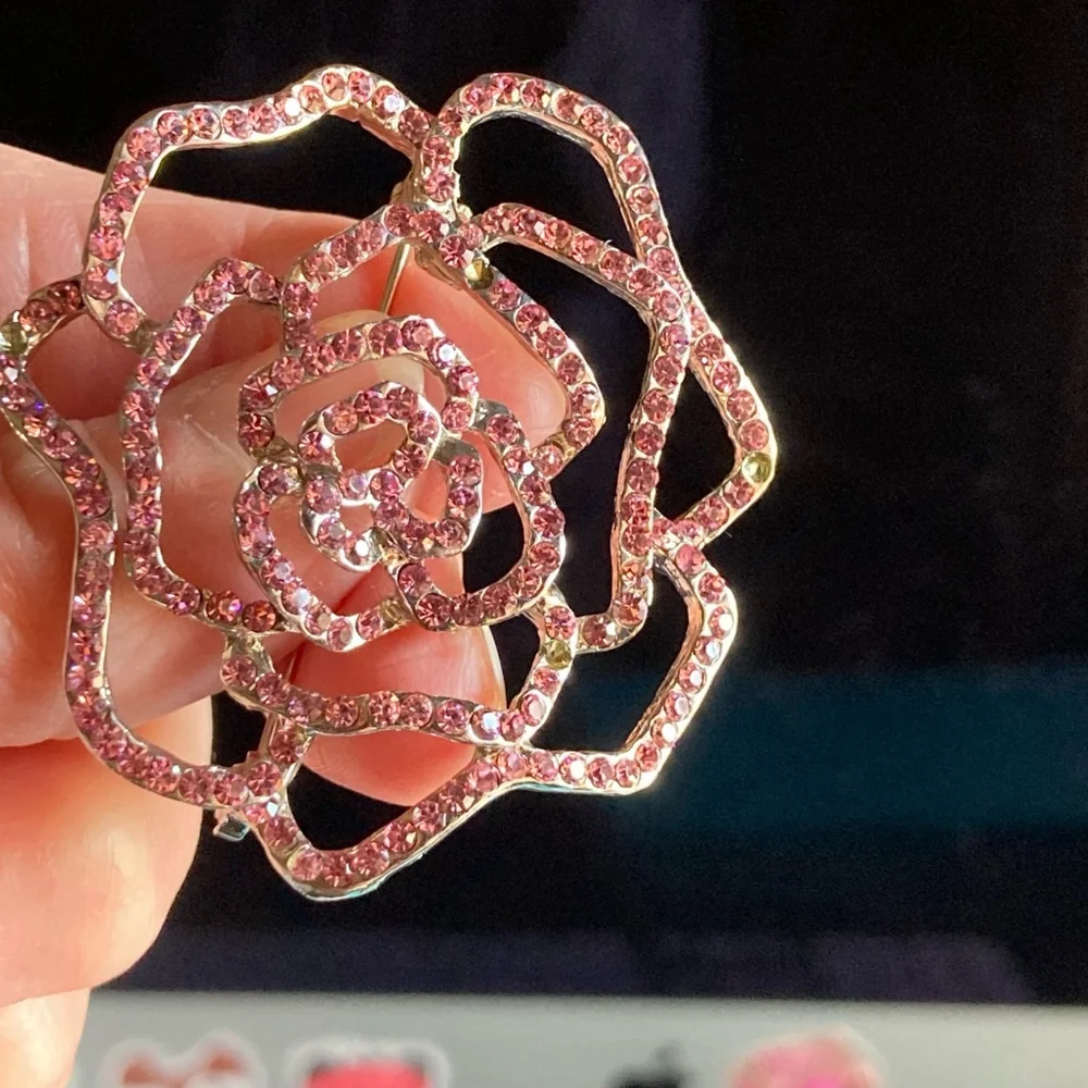 SOLD--Women's rhinestone Rose Brooch Pink - Picture 7 of 8